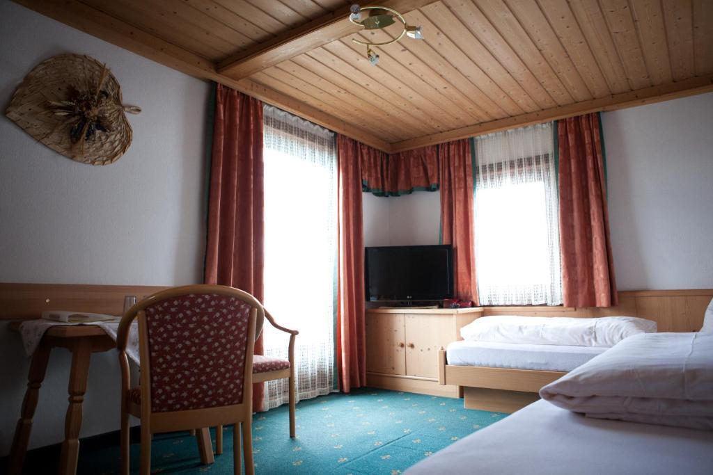 Kehlbachwirt Hotel Niedernsill Room photo